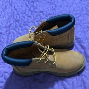 Timberland boys 4.5 Tan Boots